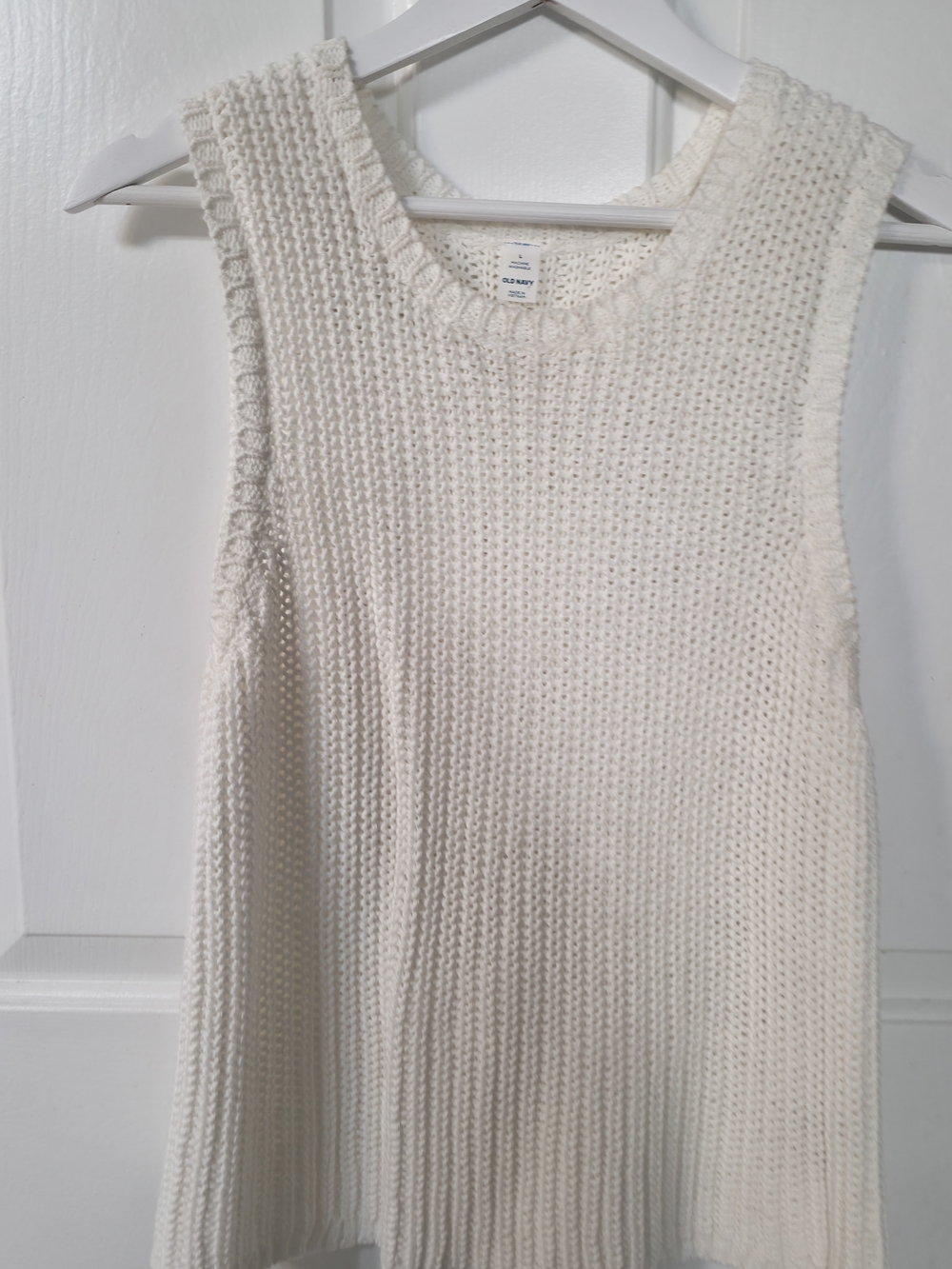 Old Navy Cream Knit Sleeveless Pullover